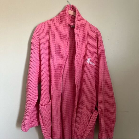 The Company Store Waffle Robe Pink “Mom” Embroidery - Picture 6 of 8